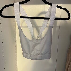 Figs Women's Light Gray Sports Bra